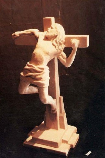 Escultura Cristo de Jorge Vargas, vista 1